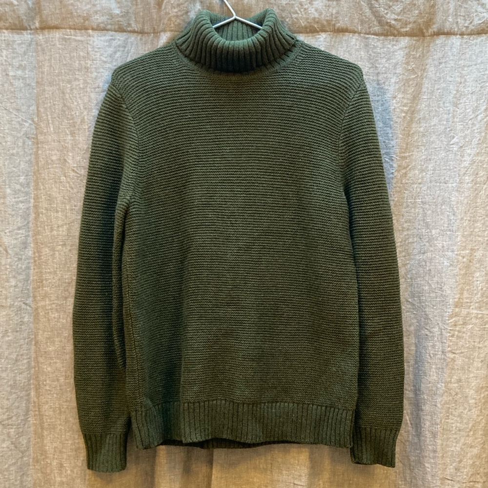 J. Crew Green Turtleneck Sweater with Classic Fit and Ribbed Cuffs